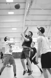 Concordia men face off in Sunday night intramural basketball from 6 to 10 p.m. Photo by Maddie Malat.